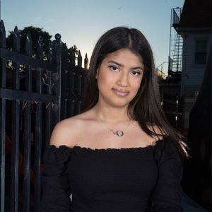 Meet your Posher, Perla